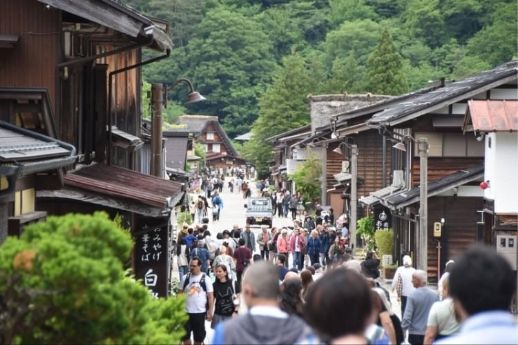 The main street of Shirakawa-go village. Photo by Masayoshi Sakamoto