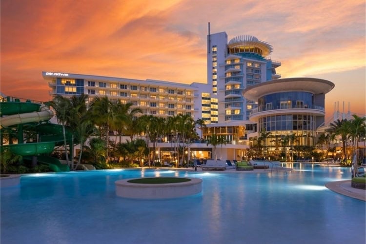 Sunset by the pool of Pier Sixty-Six. Photo courtesy of Pier Sixty-Six